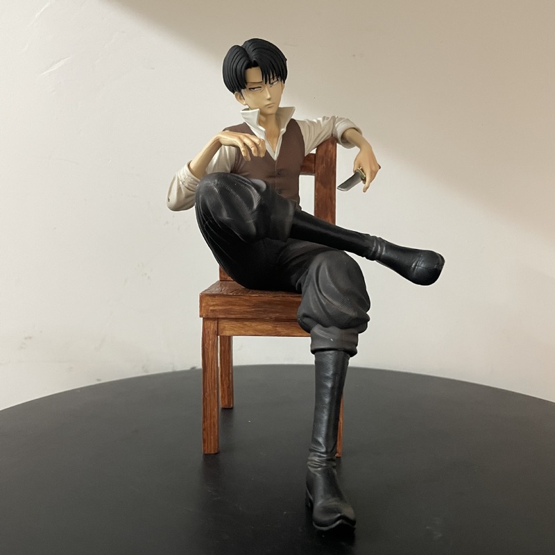 Anime Merchandise Box - Attack On Titan Levi Ackerman Sandalyeli